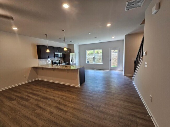 Foto del edificio - 2460 Ravencliff Dr