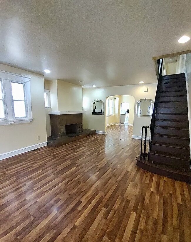 Foto del edificio - 6115 Carpenter St