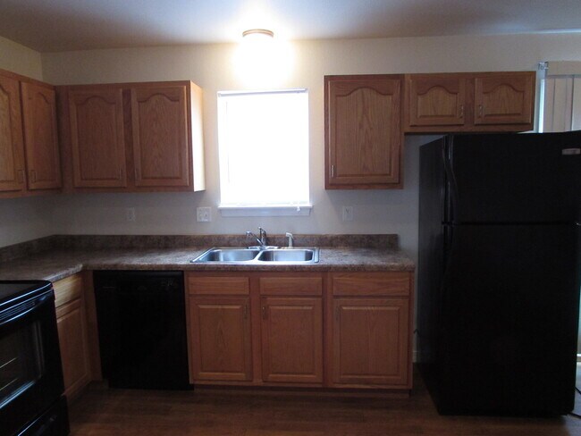 Building Photo - 6187-MF1-E1