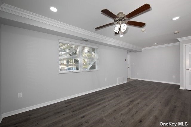 Foto del edificio - 325 Lake Pointe Ct