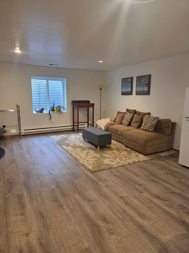 Building Photo - 3643 Roundtree Ct