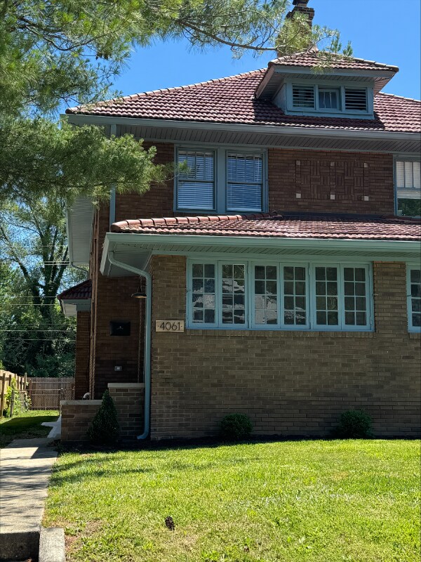 Foto del edificio - 4061 Central Ave