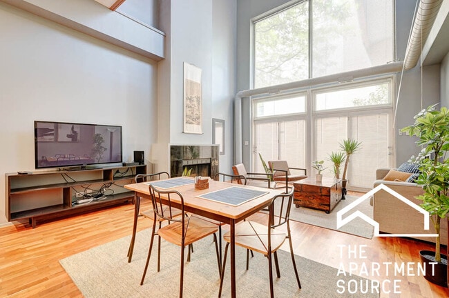 Photo - 1760 W Wrightwood Ave Apartment