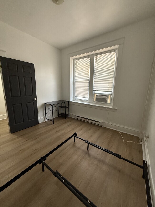 Foto del edificio - 435 Montclair Ave