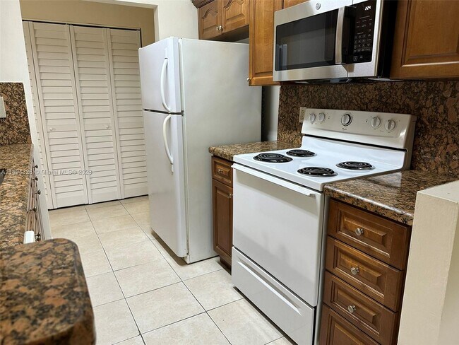 Foto del edificio - 9777 Westview Dr
