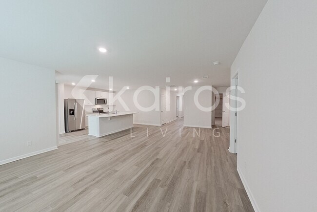 Building Photo - 137 Inez Ave