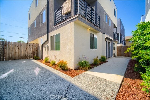 Building Photo - 1427 S New Hampshire Ave