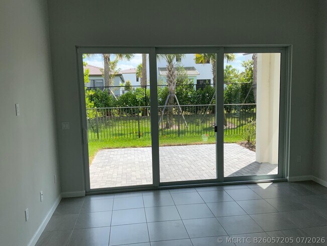Foto del edificio - 16340 Oakview Dr