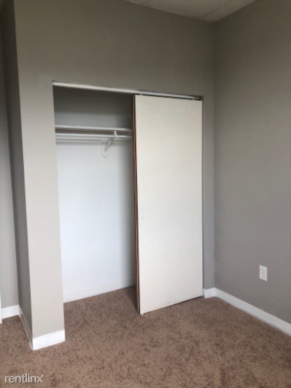 Building Photo - 2 br, 1 bath Apartment - 201-205 W Fourth st