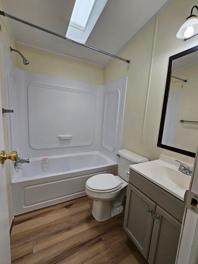 Foto del edificio - 155 Rodeo Dr