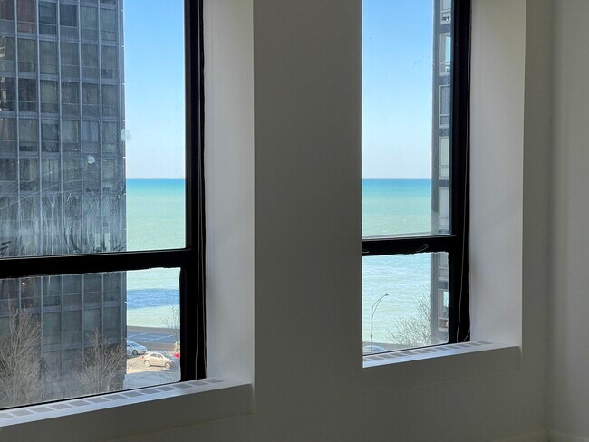 Foto del edificio - 260 E Chestnut St