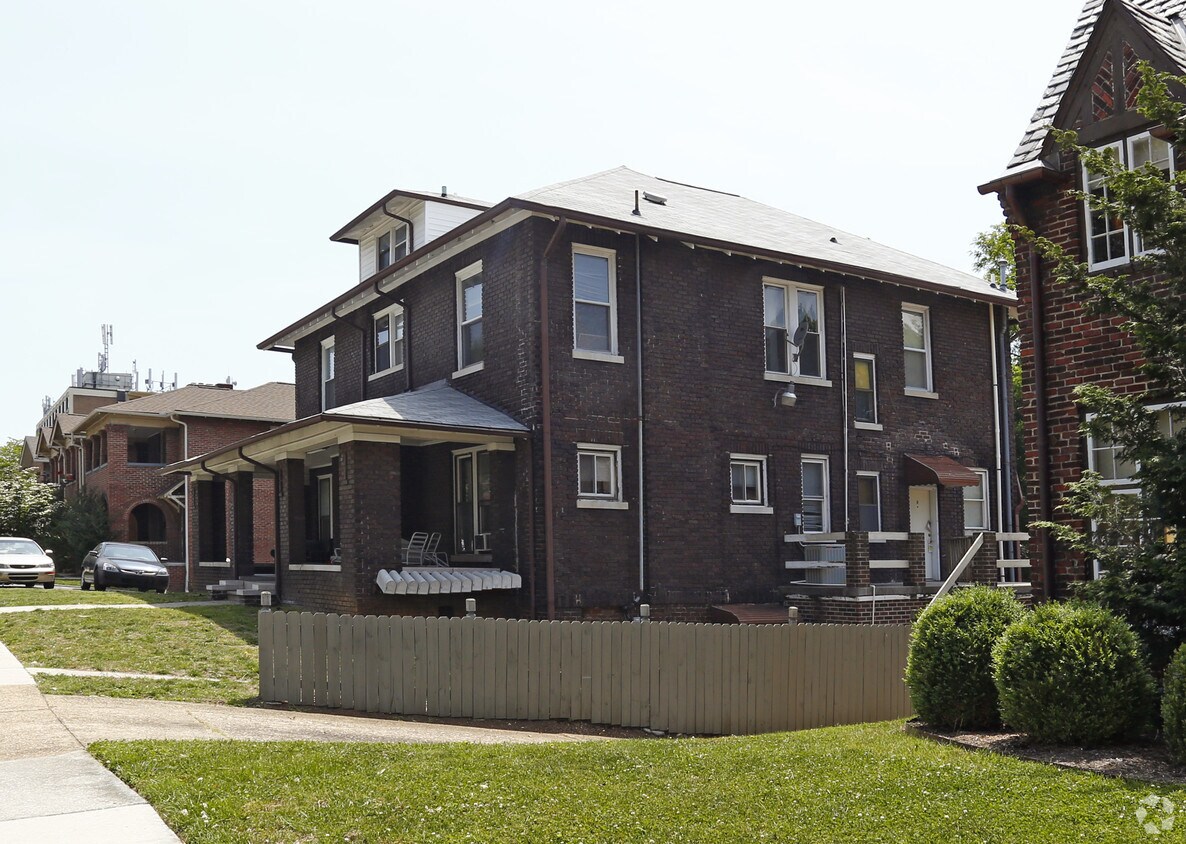 Foto del edificio - 1800 Clinch Ave