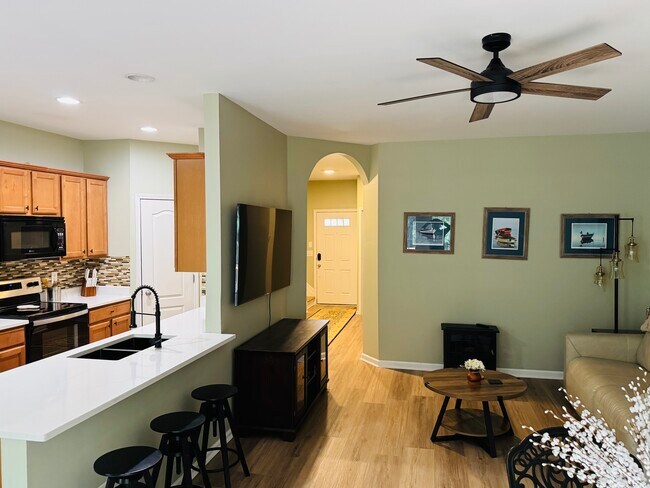 Building Photo - 2671 Cedar Dr