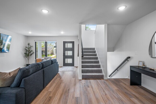 Building Photo - 3641 S 28th Ave