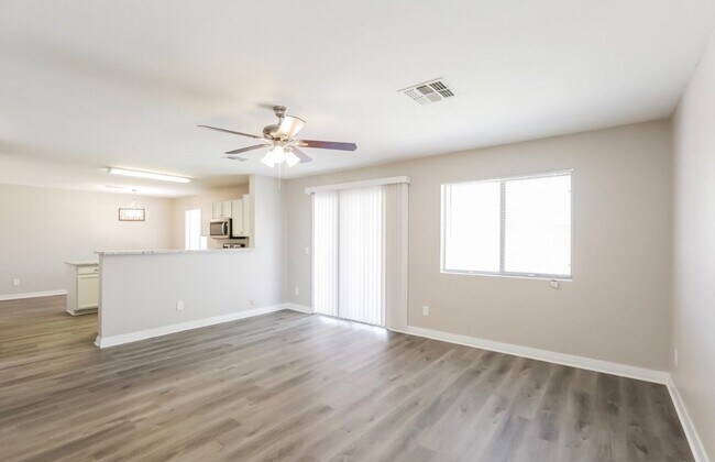Foto del edificio - 3134 W Wayland Dr