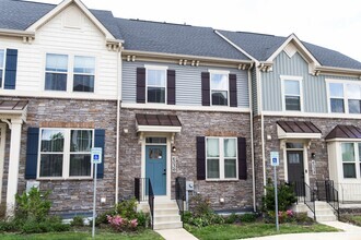 Building Photo - 6036 Goshawk St