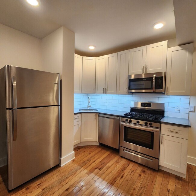 Building Photo - Fully renovated 2bedroom in brewerytown