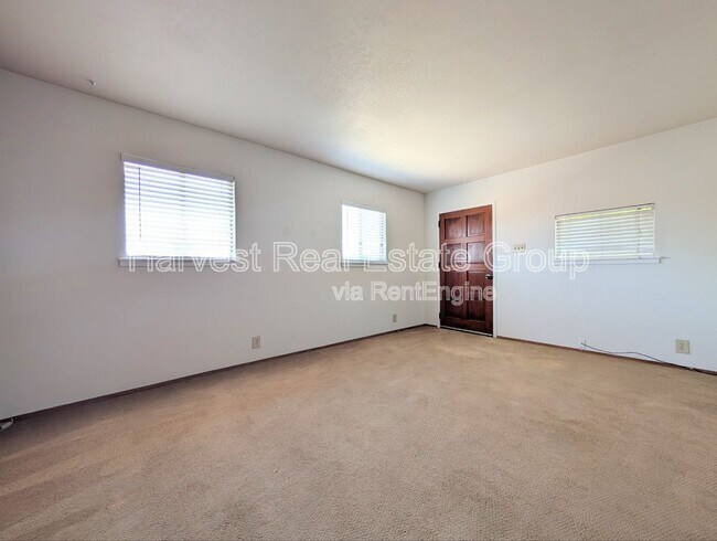 Foto del edificio - 1064 Eighth Ave