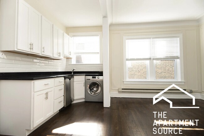 Building Photo - 327 Kedzie St