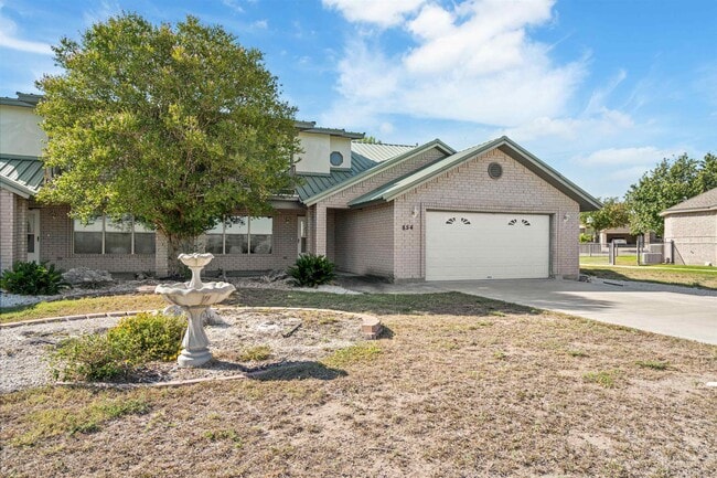 Building Photo - 854 Lago Vista Dr