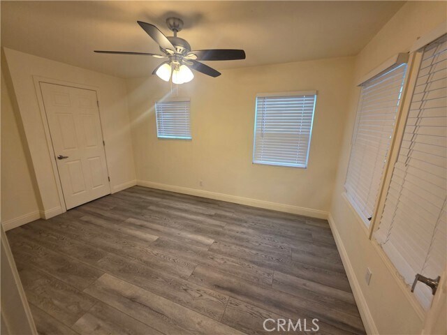 Building Photo - 533 E 9th St