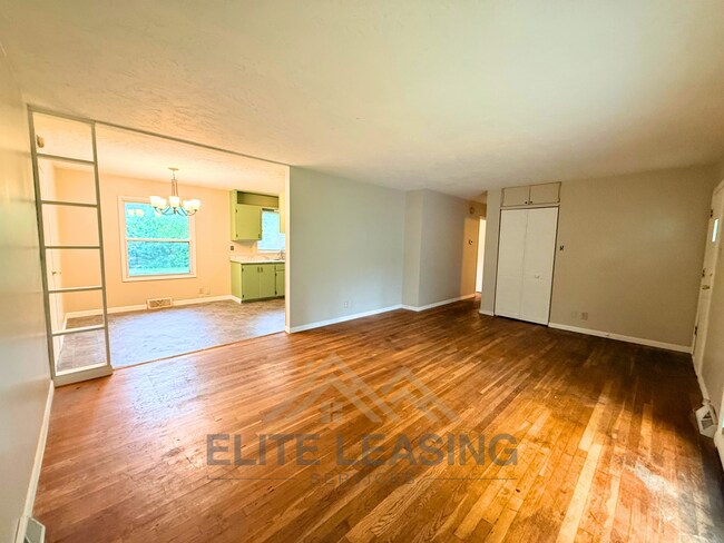 Foto del edificio - 5706 SW 15th St