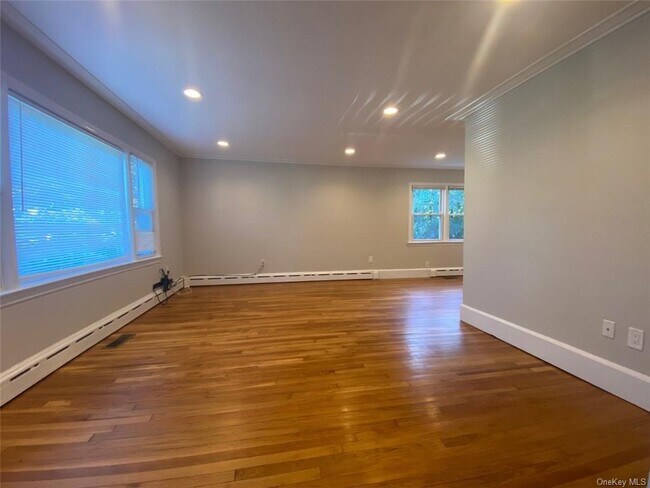 Building Photo - 106 Rockwell St