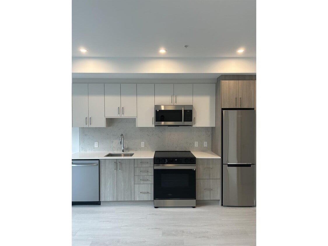 Primary Photo - 13858-E108 108 Ave