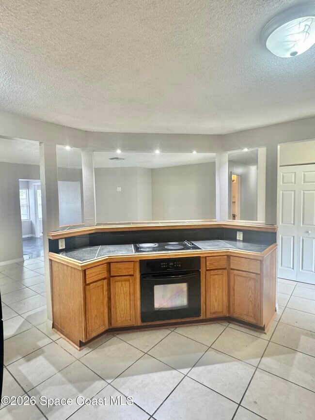 Foto del edificio - 2444 Victor Rd