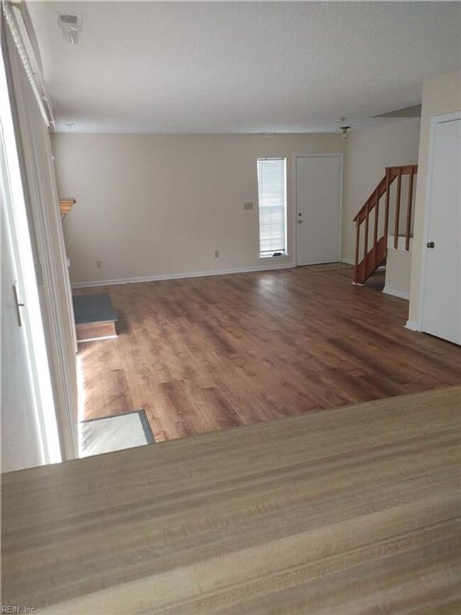 Building Photo - 652 Oleander Circle, Virginia Beach - Augu...