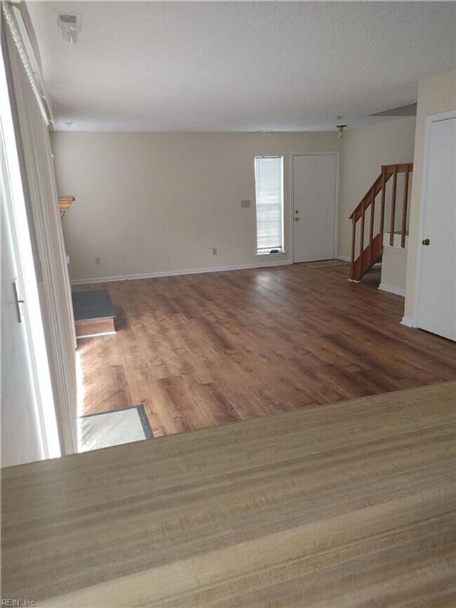 Foto del edificio - 652 Oleander Circle, Virginia Beach - Augu...