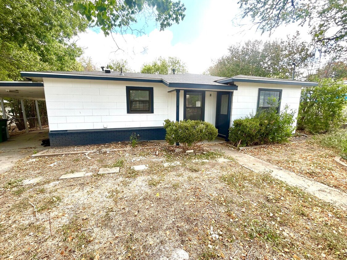 Foto principal - **APPLICATION RECEIVED** NEWLY RENOVATED! ...