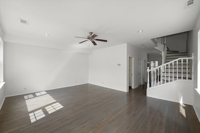 Foto del edificio - 1156 W 19th Pl