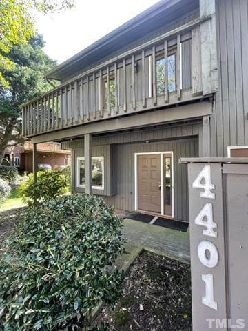 Building Photo - 2 Bedroom 1.5 Bath Townhome!