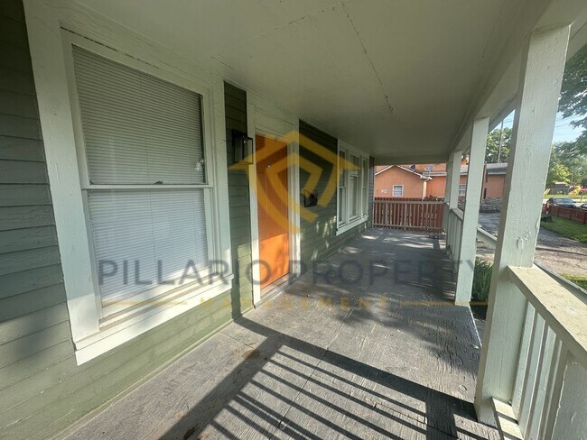 Foto del edificio - Charming 2-Bedroom Home with Modern Finish...