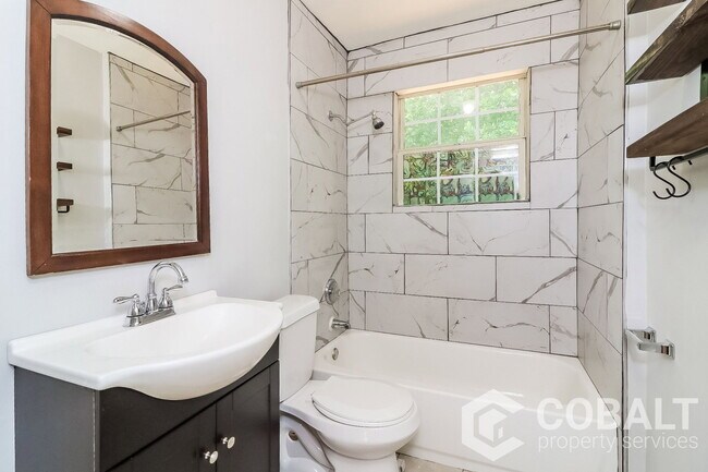 Foto del edificio - 212 Kirkwood Rd NE