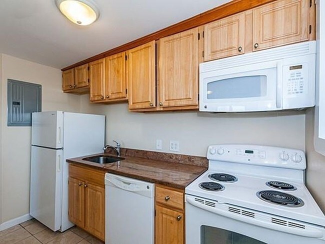 Building Photo - 204 Neponset Valley Pky