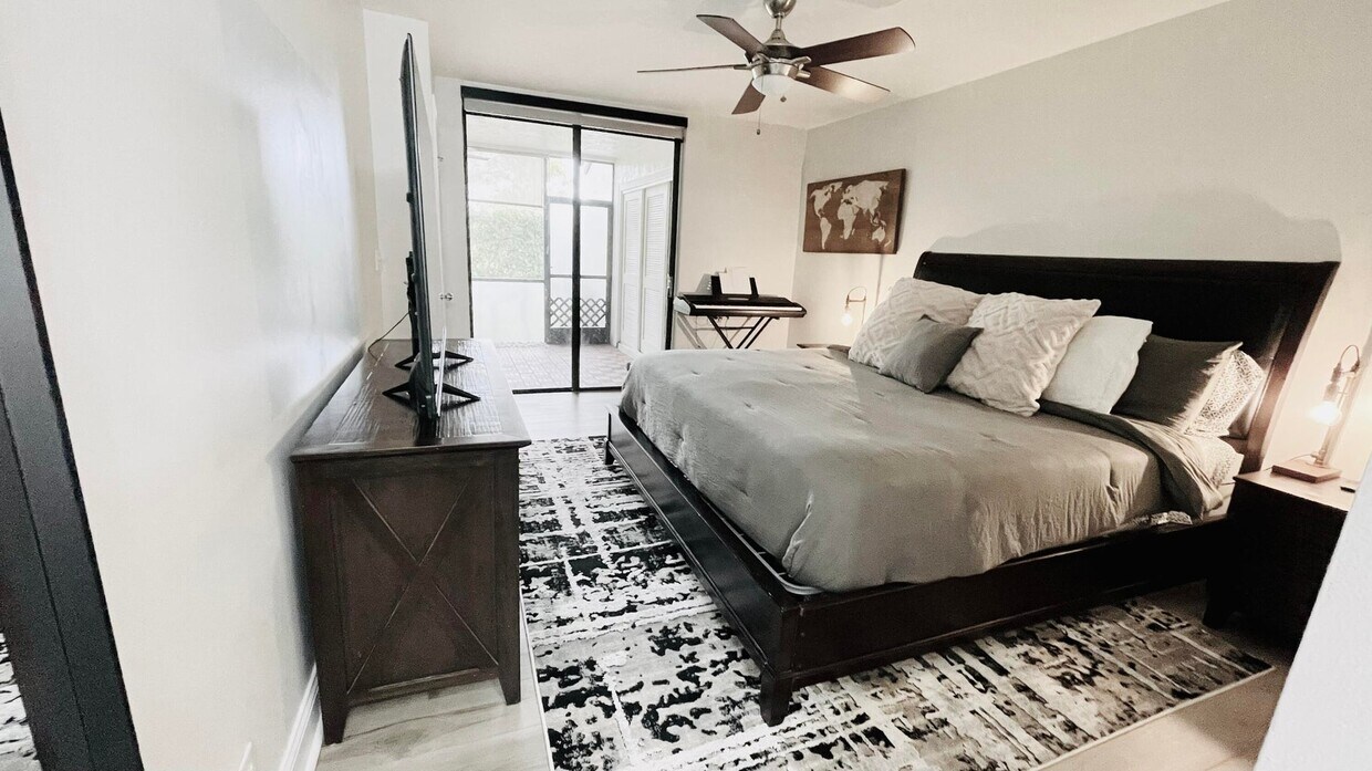 Foto principal - 4718 NW 22nd St