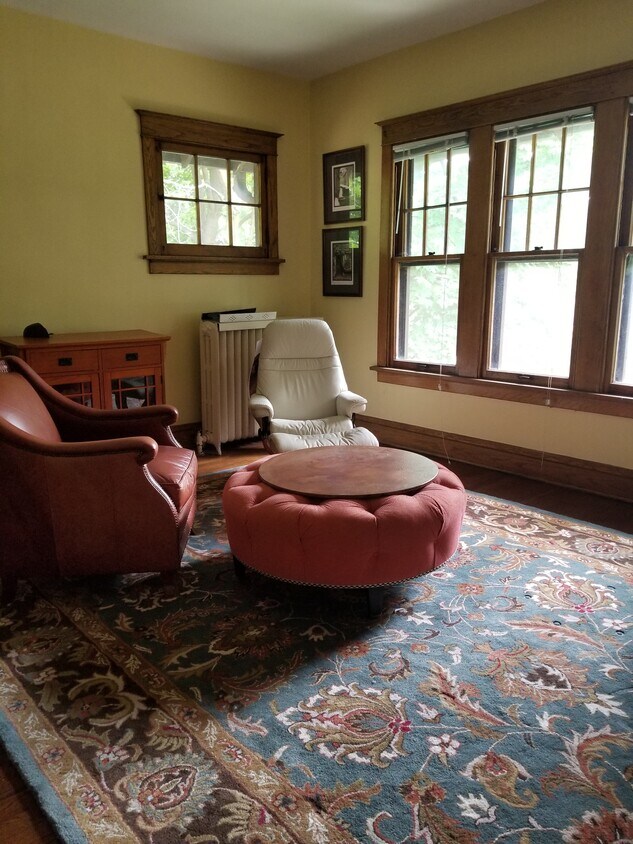 Open Living room w vintage details - 2515 Ashland Ave