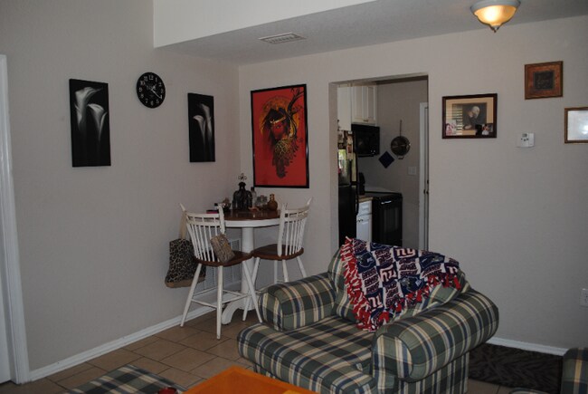 Building Photo - 21463 Mallory Ave