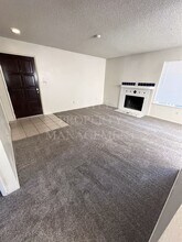 Building Photo - 3701 Colonial Dr