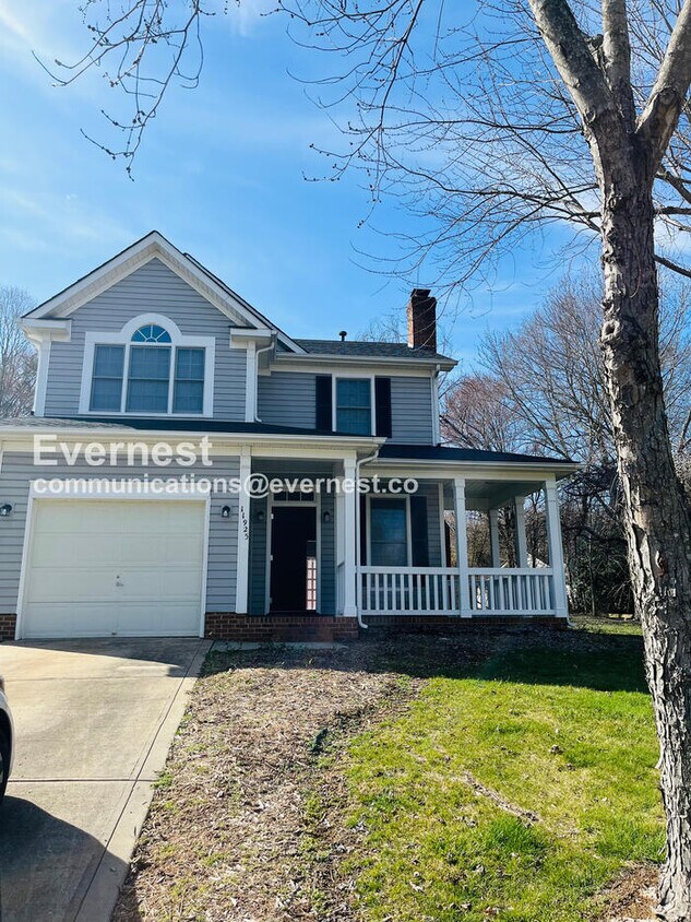 Foto principal - 11925 Long Forest Dr