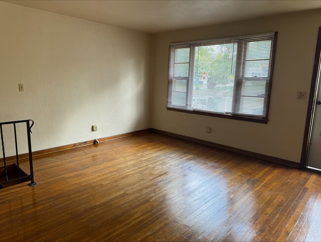 Foto del edificio - 3143 Grasmere Ave