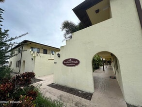 Building Photo - 400 Oakridge Blvd