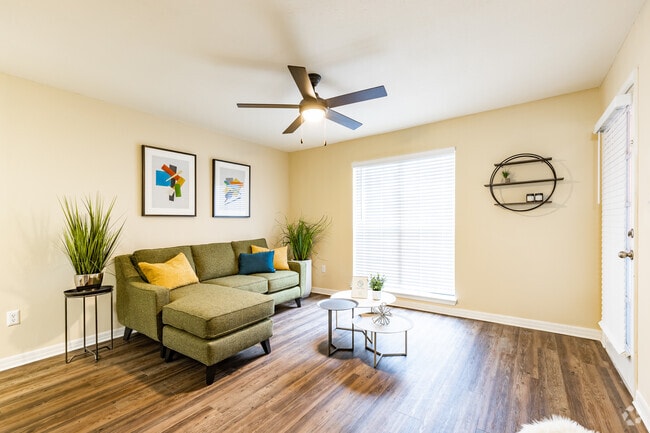 1 BR, 1 BA - 570 SF - Park Place Apartments