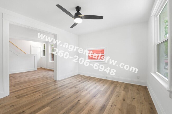 Building Photo - 3 Bedroom House