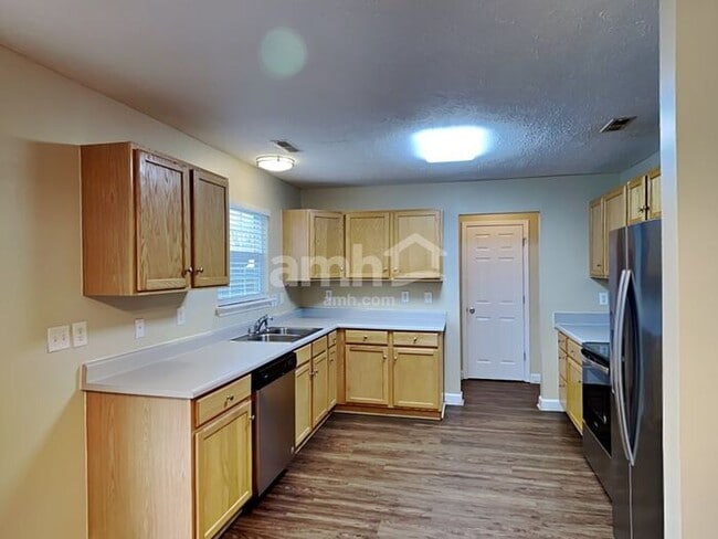 Building Photo - 110 Baker Springs Ln