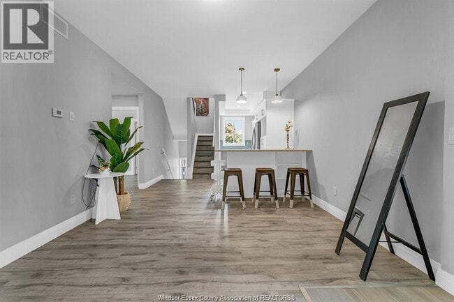 Building Photo - 521 Campbell Ave