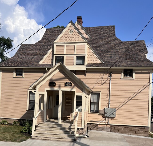 Building Photo - 223 Hudson St