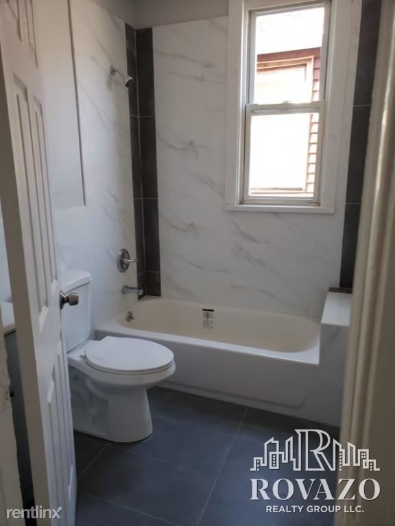 Building Photo - 4 br, 1 bath  - 827 S 14th St # 3